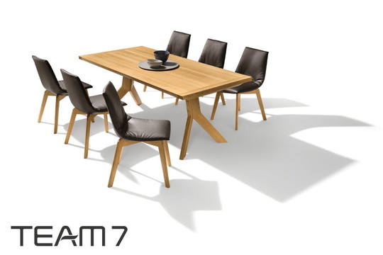 Stühle und Tische von TEAM 7